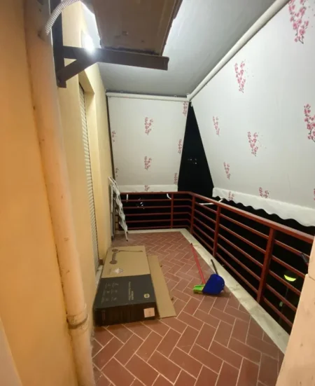 Tirane, jepet me qera apartament 3+1 Kati 2, 132 m² 1.100 € (Liqeni i Thatë)