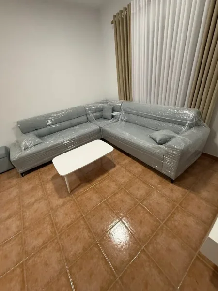 Tirane, jepet me qera apartament 1+1 Kati 1, 70 m² 500 € (Rruga Pal Hasi)