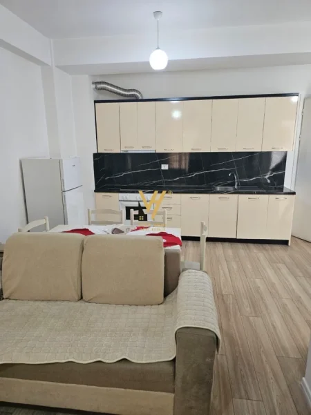 Tirane, jepet me qera apartament 1+1+Ballkon Kati 2, 64 m² 570 € (ALI DEMI)