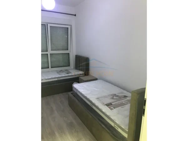 JEPET ME QERA APARTAMENT 2+1 KOMPLEKSI MANGALEM ,ALI DEM