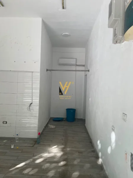 Tirane, jepet me qera ambjent biznesi Kati 0, 24 m² 720 € (RRUGA BARDHYL)