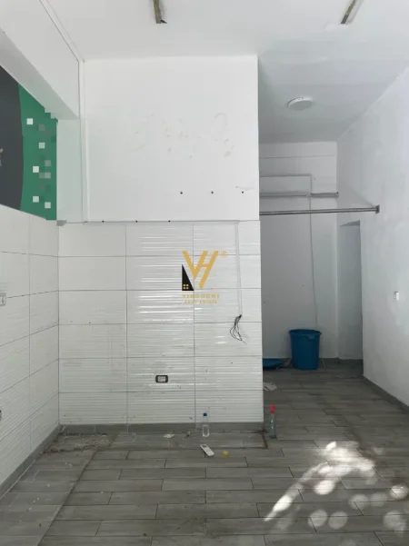 Tirane, jepet me qera ambjent biznesi Kati 0, 24 m² 720 € (RRUGA BARDHYL)