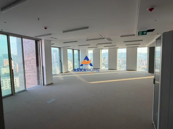 Tirane, jepet me qera ambjent biznesi Kati 15, 500 m² 15.000 € (RRUGA ELBASANIT)