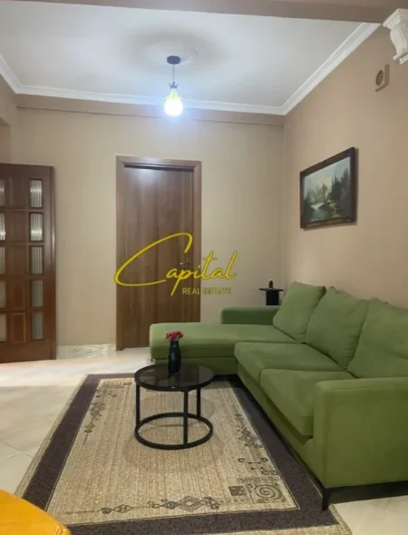 Tirane, jepet me qera apartament 1+1 Kati 1, 70 m² 500 € (SELVIA)