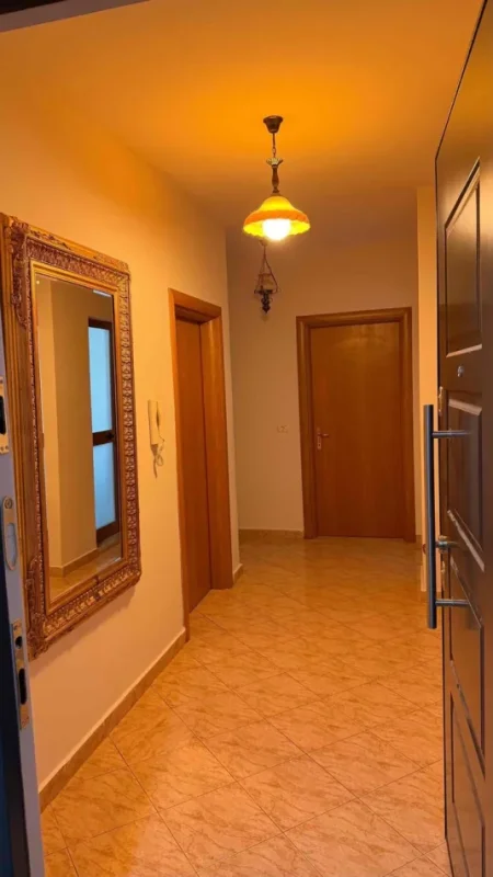 Tirane, jepet me qera apartament 2+1 Kati 4, 97 m² 650 € (Bulevardi Gjergj Fishta)