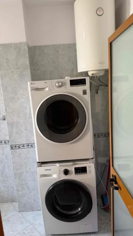 Tirane, jepet me qera apartament 2+1 Kati 4, 97 m² 650 € (Bulevardi Gjergj Fishta)