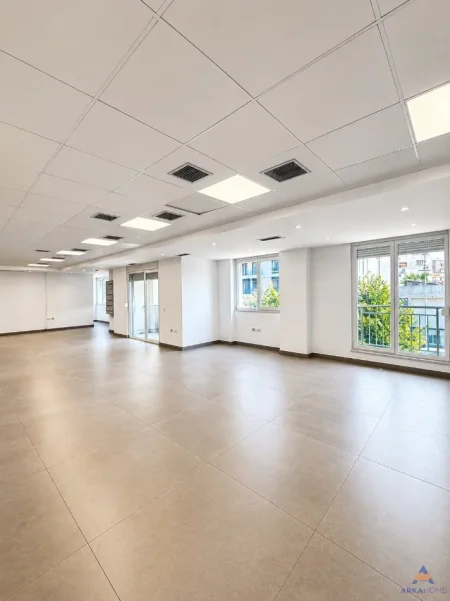 Tirane, jepet me qera zyre Kati 2, 450 m² 6.000 € 