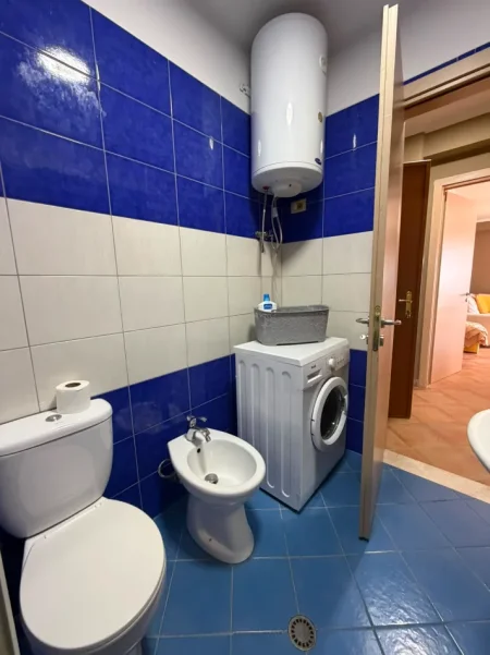 Tirane, jepet me qera apartament 1+1+Ballkon Kati 3, 60 m² 500 € (Astir)