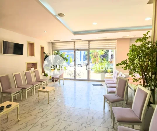 Shkoder, shitet ambjent biznesi Kati 0, 225 m² (QENDER)