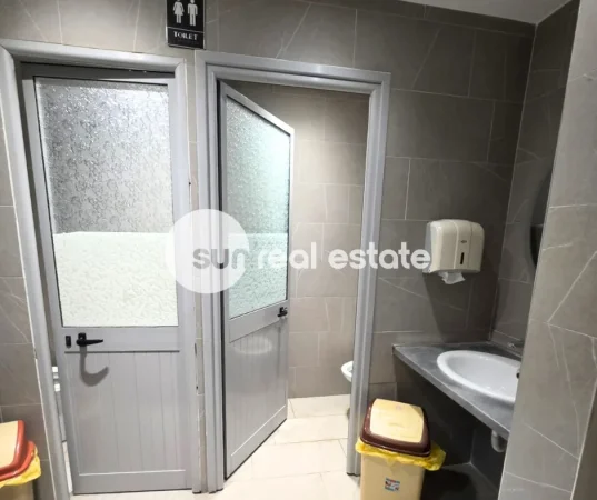 Shkoder, shitet ambjent biznesi Kati 0, 225 m² (QENDER)