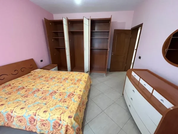 Tirane, jepet me qera apartament 2+1 Kati 2, 100 m² 450 € (Kodra E. Priftit)