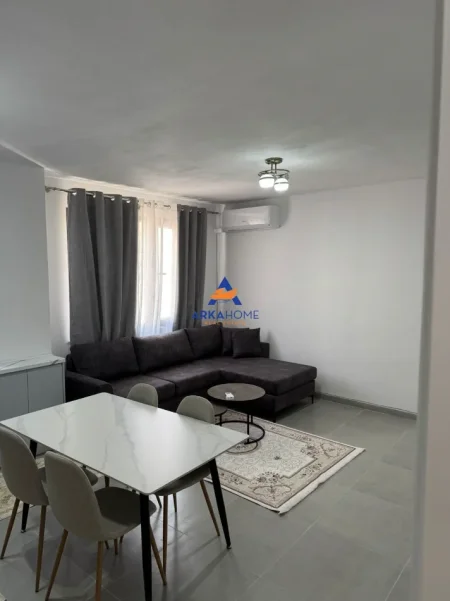 Tirane, jepet me qera apartament 1+1 Kati 7, 70 m² 500 € 