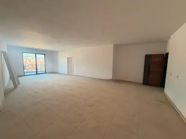 Tirane, shitet apartament 3+1+Ballkon Kati 5, 153 m² 229.650 € (5 MAJ ARB TRANS)