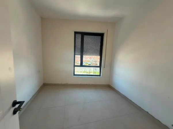 Tirane, shitet apartament 3+1+Ballkon Kati 5, 153 m² 229.650 € (5 MAJ ARB TRANS)