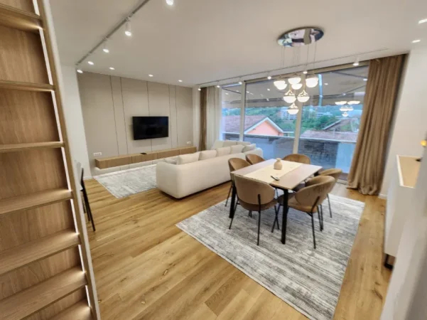 Me Qera: Aprtament 2+1+2wc & 3Bllkn (+1P.Parkimi) 📍Liqeni Thatë / Radisson (135m2)🔥🔥 Super modern | Hera parë me qira❤️ | 1350€/Muaj