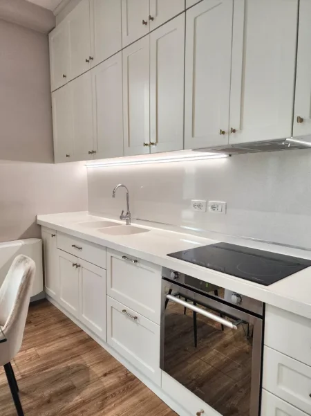ME QERA: Apartament Luksoz 2+1+2WC | 110 m² | Park Gate – Rruga e Elbasanit / Ambasada Amerikane || 150,000 Leke/Muaj