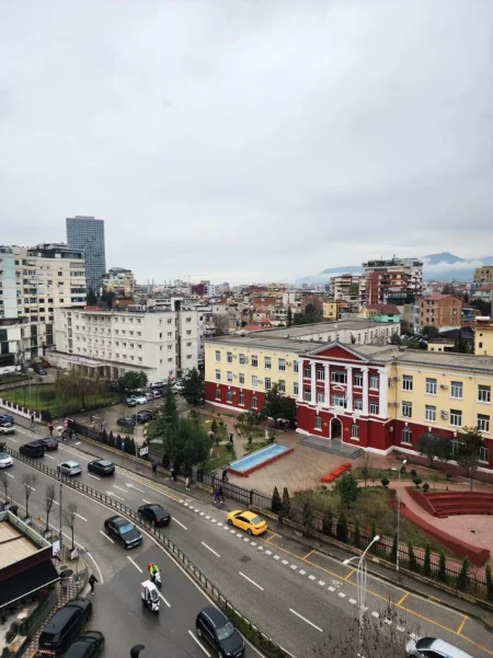 ME QERA: Apartament Luksoz 2+1+2WC | 110 m² | Park Gate – Rruga e Elbasanit / Ambasada Amerikane || 150,000 Leke/Muaj