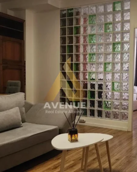 Tirane, jepet me qera apartament 2+1 Kati 2, 80 m² 750 € (Rruga Kavajes)