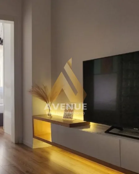 Tirane, jepet me qera apartament 2+1 Kati 2, 80 m² 750 € (Rruga Kavajes)