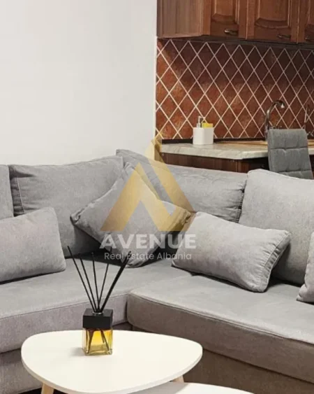 Tirane, jepet me qera apartament 2+1 Kati 2, 80 m² 750 € (Rruga Kavajes)