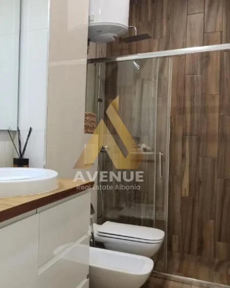 Tirane, jepet me qera apartament 2+1 Kati 2, 80 m² 750 € (Rruga Kavajes)