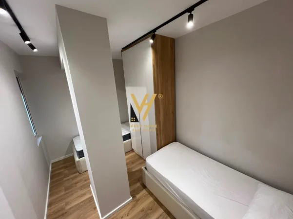 Tirane, jepet me qera apartament 2+1+Ballkon Kati 3, 90 m² 900 € (RRUGA E KAVAJES)