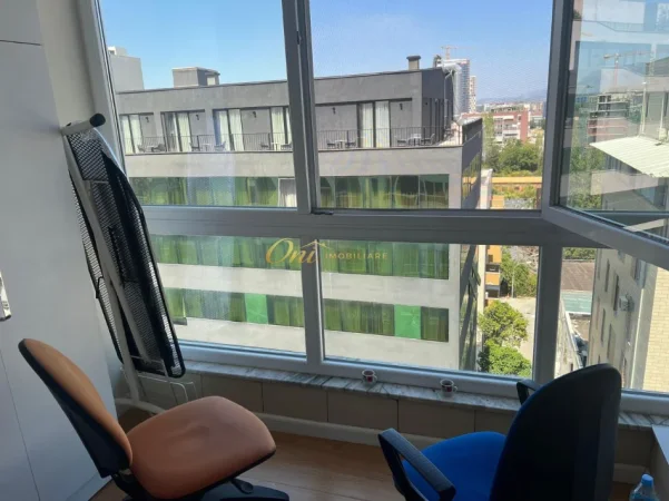 Tirane, jepet me qera apartament 2+1 Kati 8, 110 m² 1.100 € (PRANE SPAK)