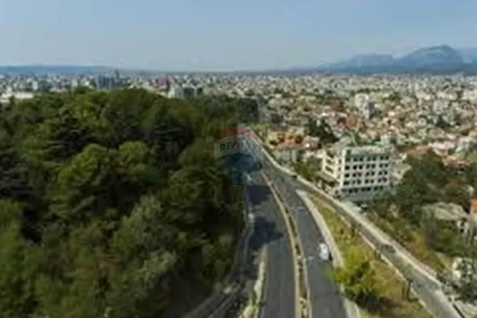 Tirane, shitet ambjent biznesi Kati 0, 61 m² 450.000 € (rruga elbasanit)