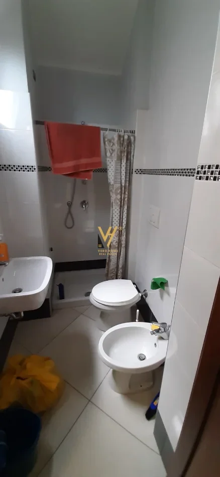 Tirane, jepet me qera garsonier Kati 0, 40 m² 320 € (KINOSTUDIO)