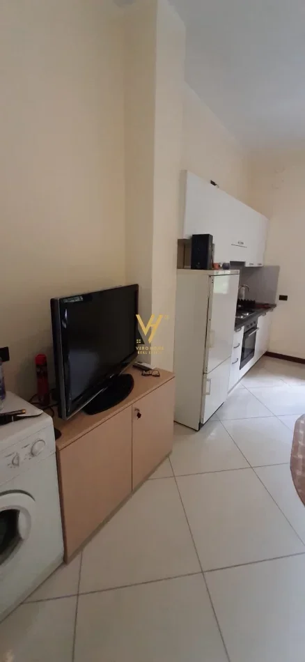 Tirane, jepet me qera garsonier Kati 0, 40 m² 320 € (KINOSTUDIO)