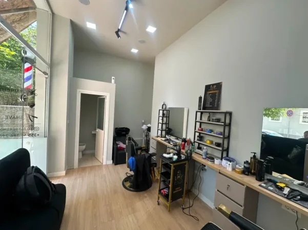 Tirane, shitet zyre Kati 0, 24 m² 135.000 € (QENDER)