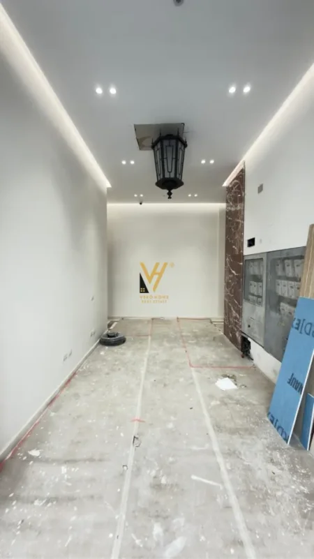 Tirane, jepet me qera ambjent biznesi Kati 0, 129 m² 4.000 € (LIQENI I THATE)