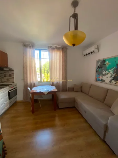 Tirane, jepet me qera apartament 1+1 Kati 1, 65 m² 650 € (BULEVARDI ZOGU I PARE)