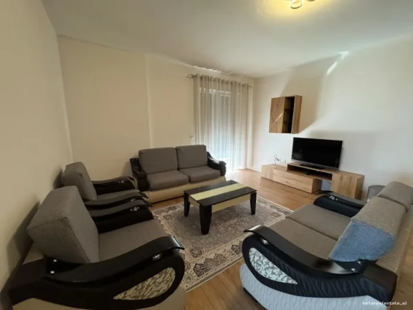 Tirane, jepet me qera apartament 2+1+Ballkon , (Paskuqan)