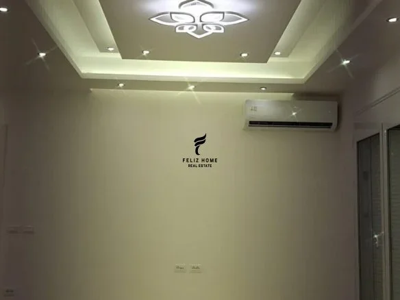 Tirane, jepet me qera zyre Kati 2, 100 m² 1.500 € (SHESHI WILLSON)