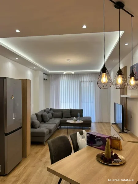 Tirane, jepet me qera apartament 1+1+Ballkon Kati 1, 70 m² 690 € (Rruga e Elbasanit)