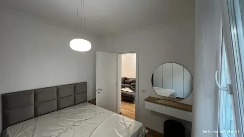 Tirane, jepet me qera apartament 1+1+Ballkon Kati 1, 70 m² 690 € (Rruga e Elbasanit)