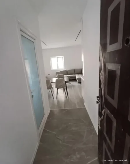 Tirane, jepet me qera Vile Vile 3 Katshe Kati 1, 70 m² 590 € (Kodra e Priftit)