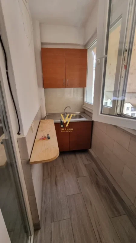 Tirane, jepet me qera apartament 1+1+Ballkon Kati 5, 70 m² 570 € (DON BOSKO)