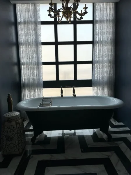 Tirane, jepet me qera apartament 2+1 Kati 7, 150 m² 1800 € (Qender)
