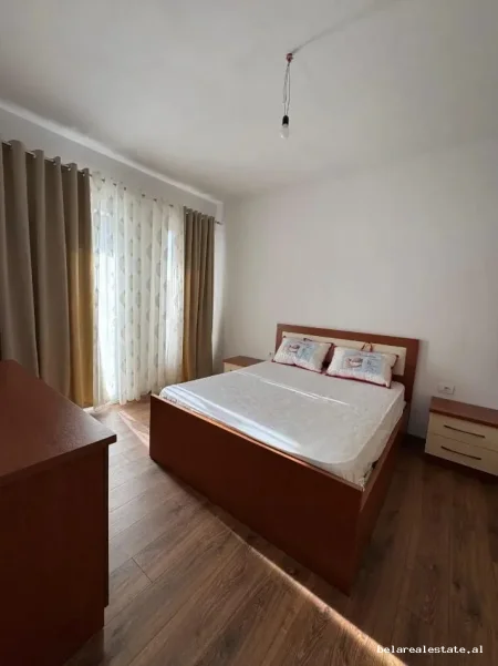 Tirane, jepet me qera apartament 2+1+Ballkon Kati 5, 75 m² 590 € (Paskuqan)