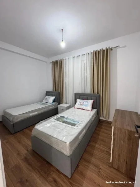 Tirane, jepet me qera apartament 2+1+Ballkon Kati 5, 75 m² 590 € (Paskuqan)