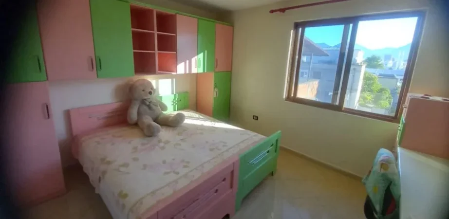Tirane, jepet me qera apartament 1+1 Kati 2, 74 m² 420 € (Rruga Hamdi Pepo)