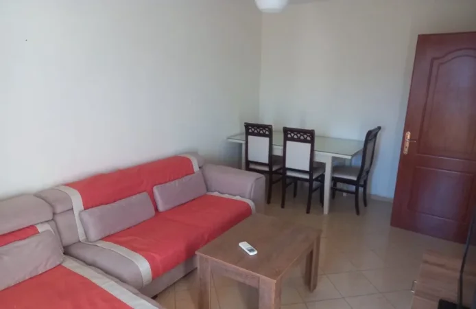 Tirane, jepet me qera apartament 1+1 Kati 2, 74 m² 420 € (Rruga Hamdi Pepo)