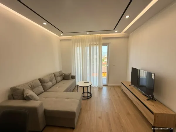 Tirane, jepet me qera apartament 1+1+Ballkon Kati 4, 70 m² 530 € (Astir)