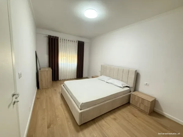 Tirane, jepet me qera apartament 1+1+Ballkon Kati 4, 70 m² 530 € (Astir)