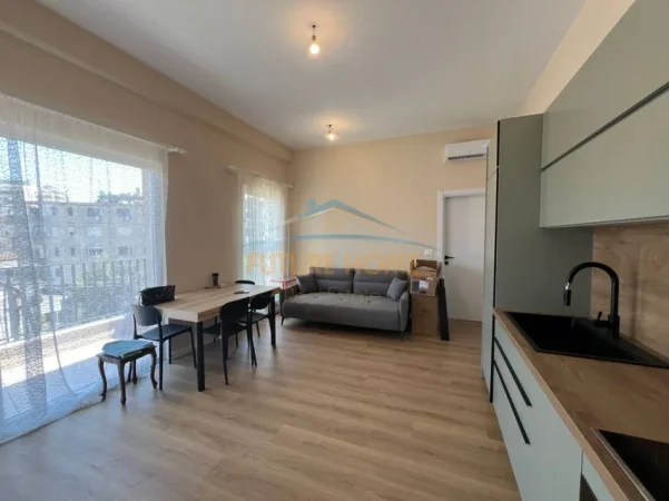 Tirane, jepet me qera apartament 1+1 Kati 2, 61 m² 550 € (fusha aviacionit)