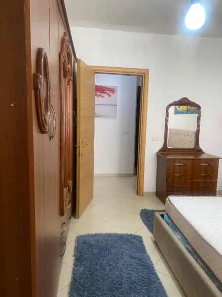 Tirane, jepet me qera 1+1+Ballkon Kati 6, 380 Leke