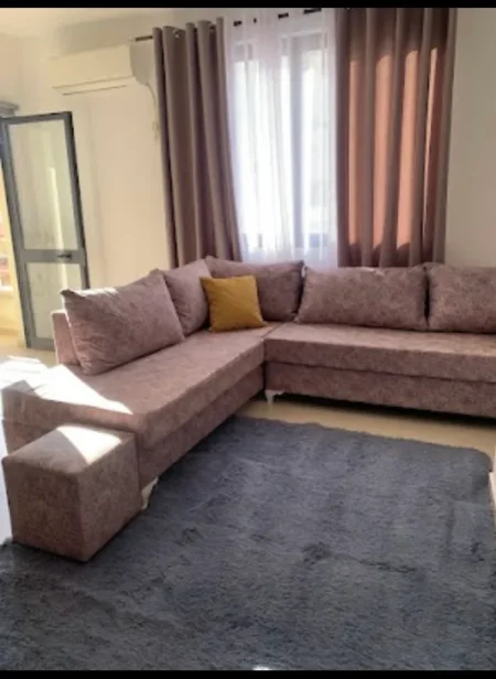 Tirane, jepet me qera 1+1+Ballkon Kati 6, 380 Leke