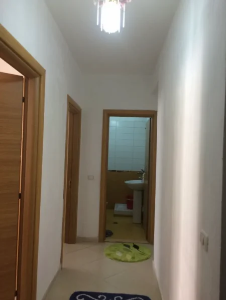 Tirane, jepet me qera 1+1+Ballkon Kati 6, 380 Leke